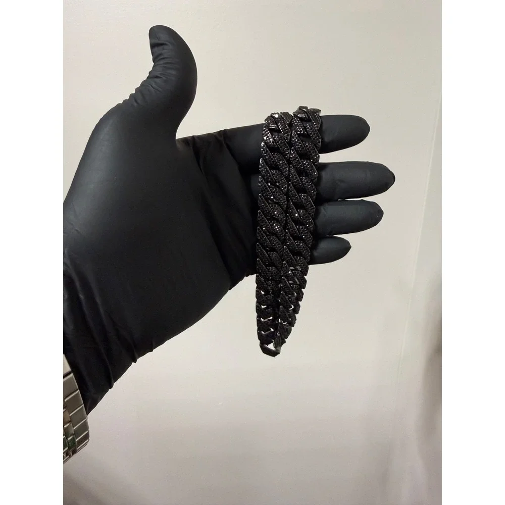 .iced-out. black iced